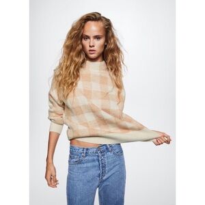 MANGO I NWOT Beige and Cream Checkered Sweater